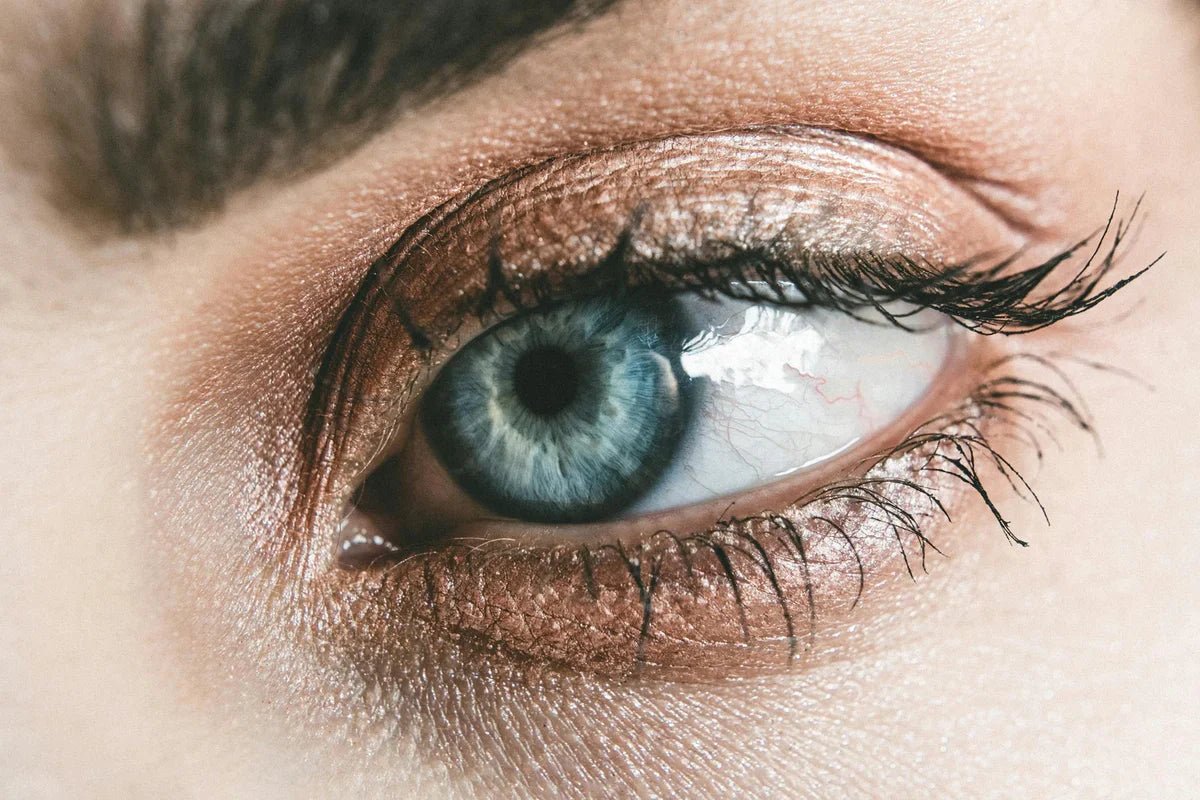 A Nutritionist's Guide to Dry Eyes - Extracted®